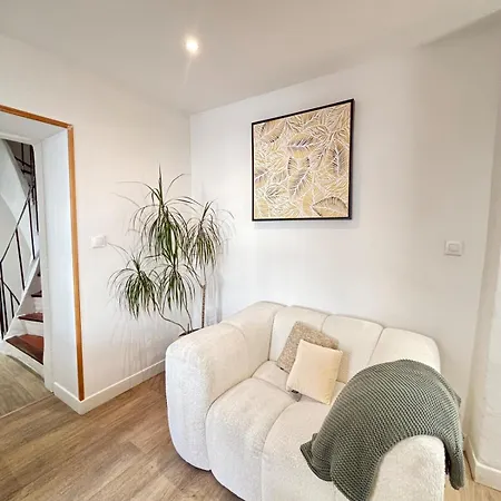 Two-bedroom Apartment, Center *