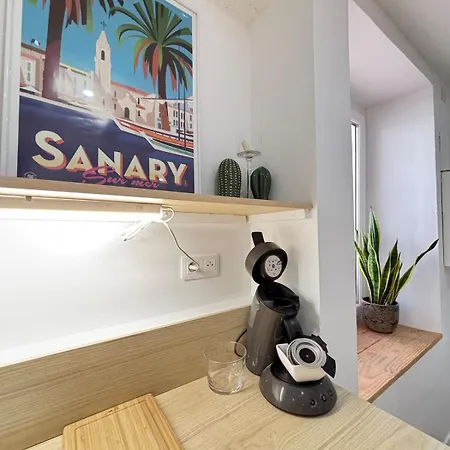 Two-bedroom Apartment, Center * Sanary-sur-Mer