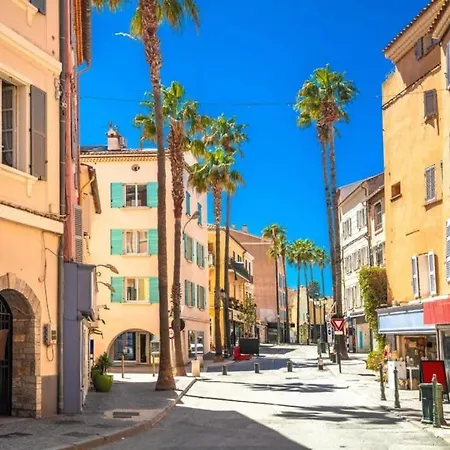 Apartamento Two-bedroom Apartment, Center Sanary-sur-Mer